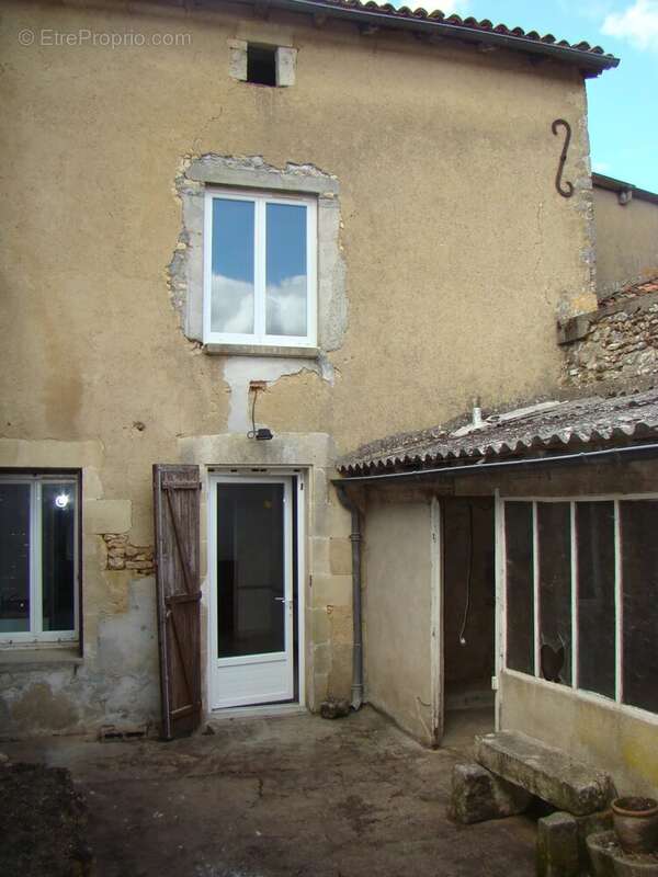 Maison à SOMMIERES-DU-CLAIN