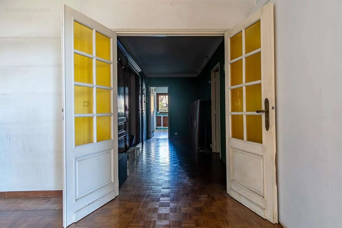 Appartement à MARSEILLE-6E