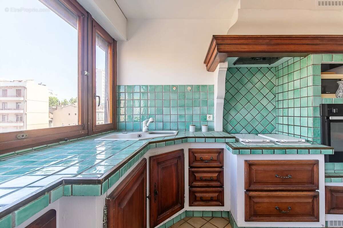 Appartement à MARSEILLE-6E