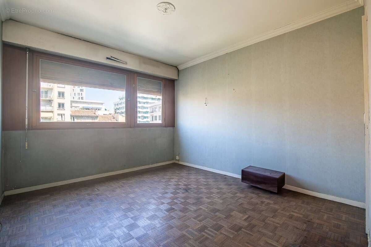 Appartement à MARSEILLE-6E