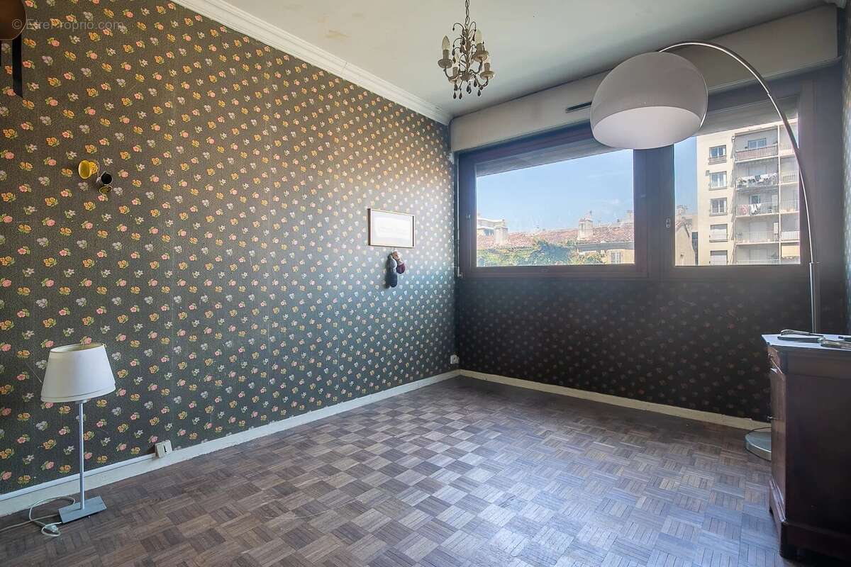 Appartement à MARSEILLE-6E