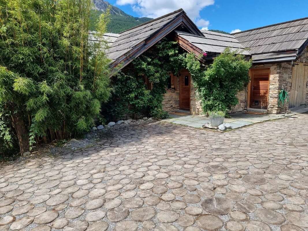 Maison à SAINT-CHAFFREY