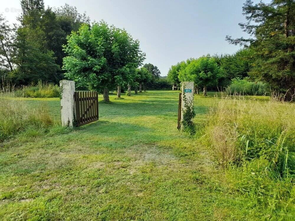 Terrain à COURS-DE-PILE