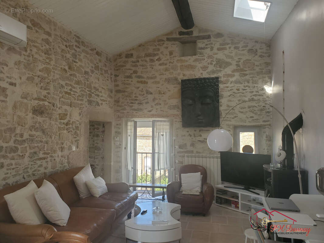 Maison à SAINT-CESAIRE-DE-GAUZIGNAN