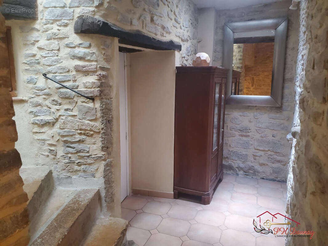 Maison à SAINT-CESAIRE-DE-GAUZIGNAN