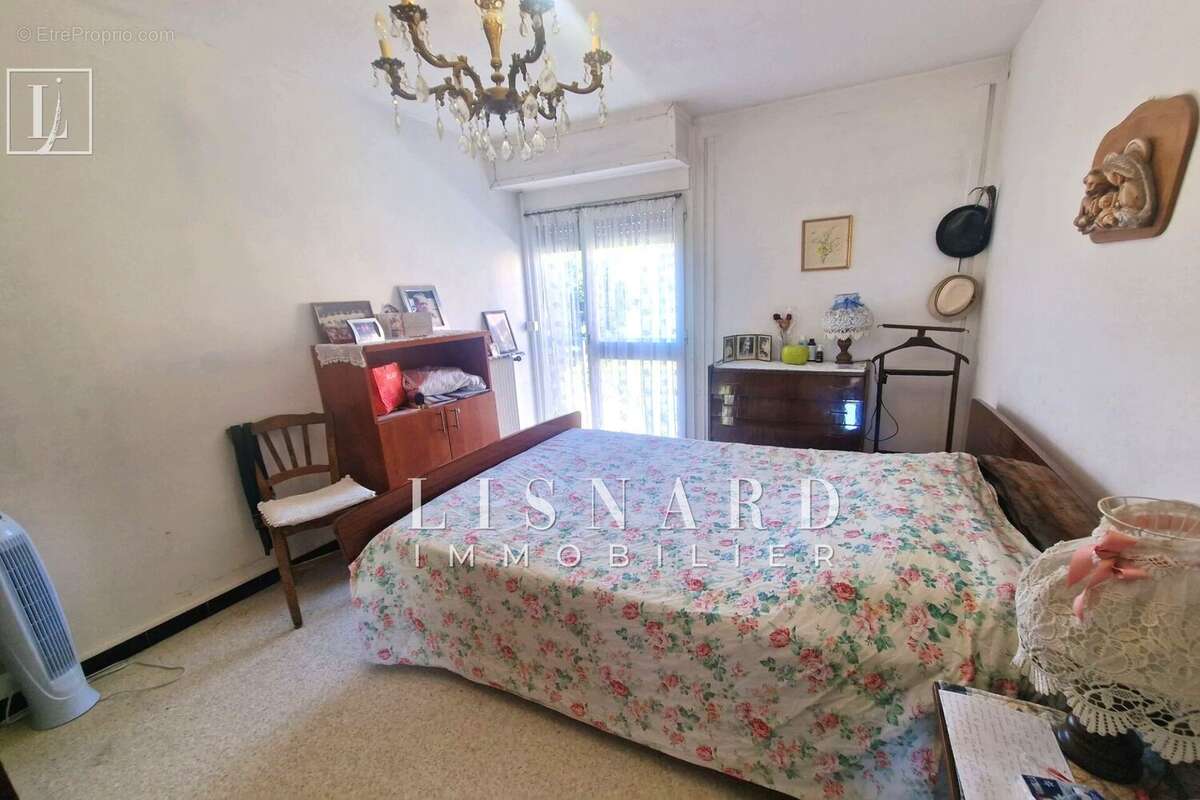 Appartement à VALLAURIS