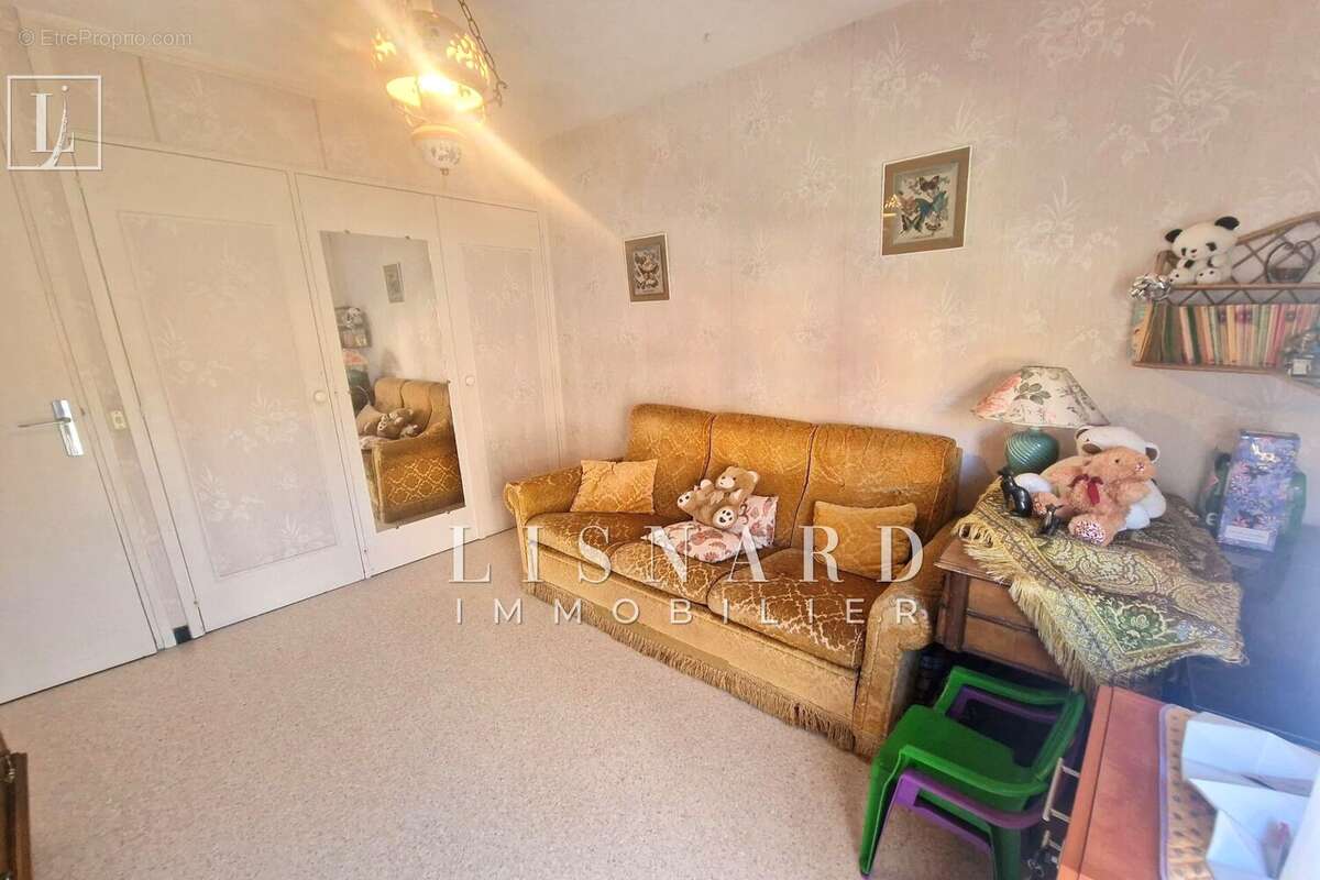 Appartement à VALLAURIS