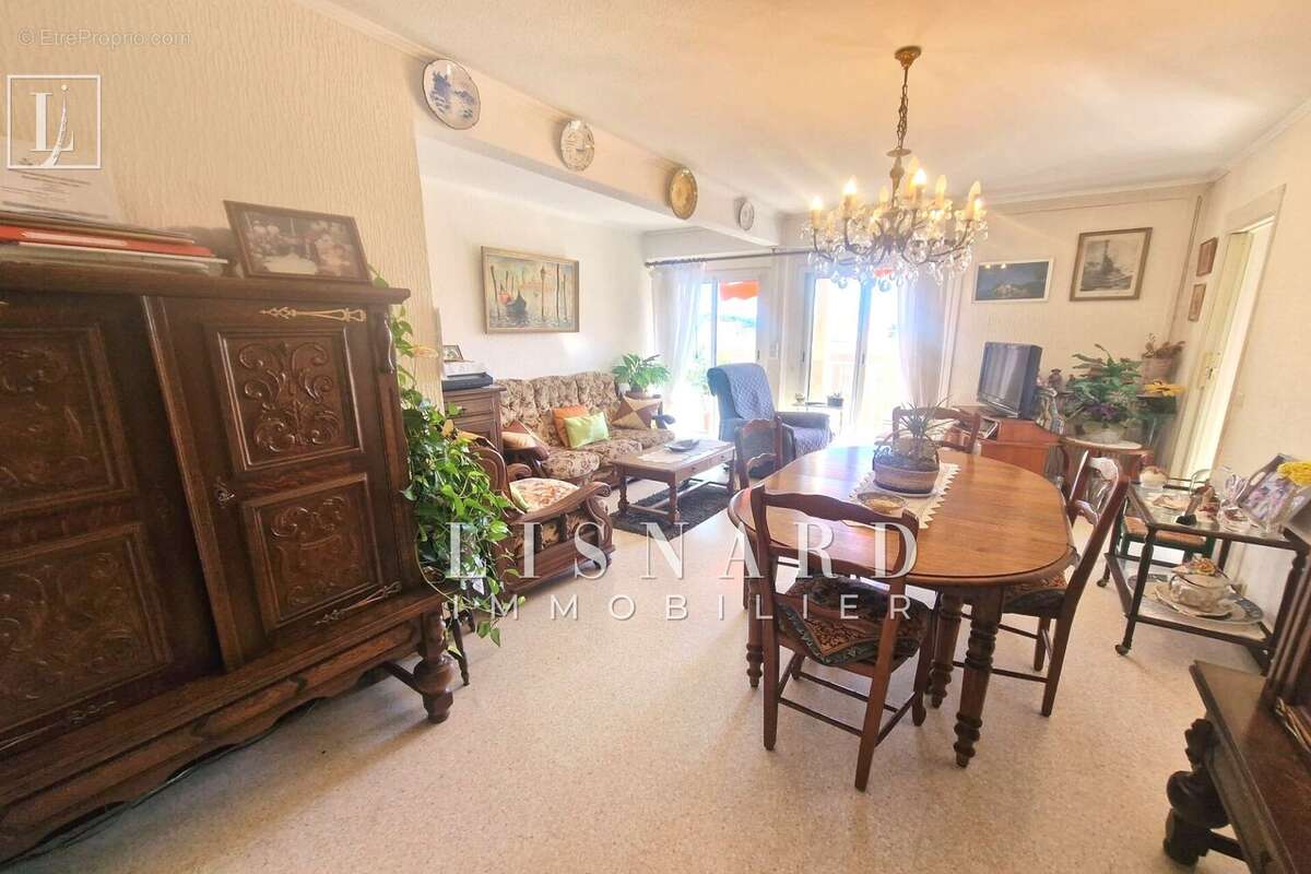 Appartement à VALLAURIS