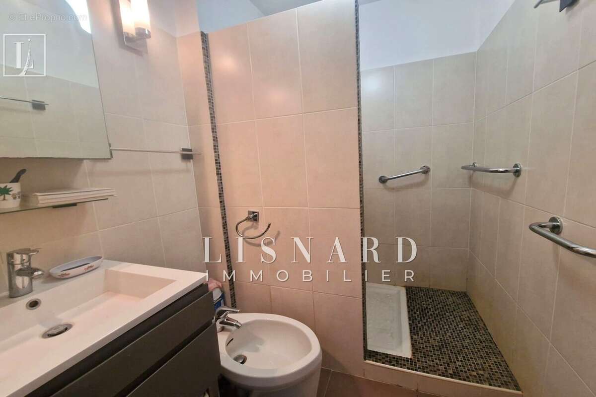 Appartement à VALLAURIS