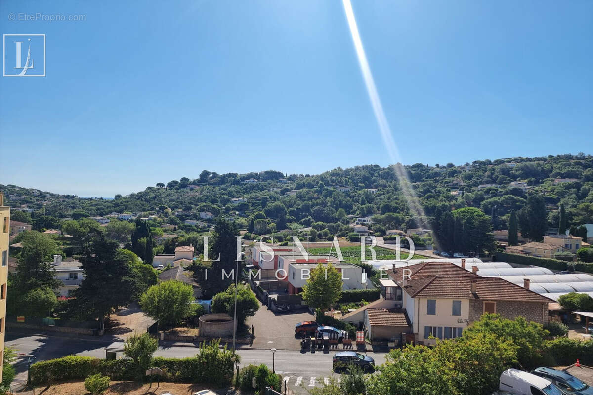 Appartement à VALLAURIS