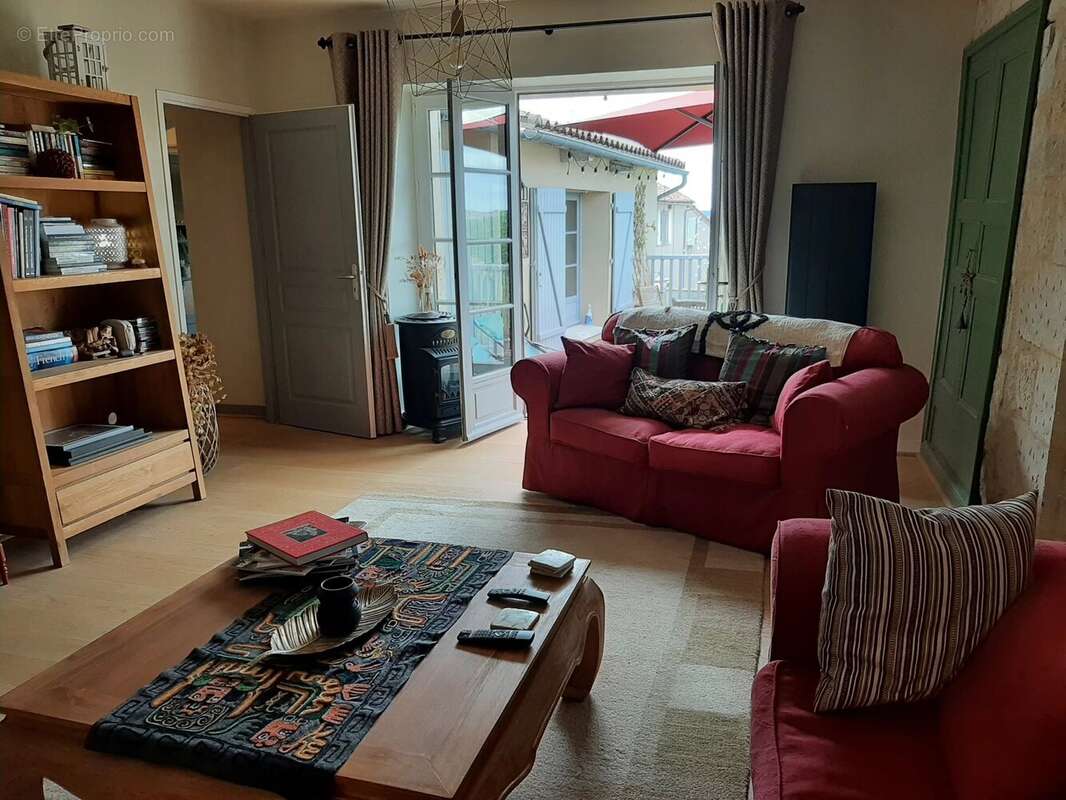 Maison à AUBETERRE-SUR-DRONNE