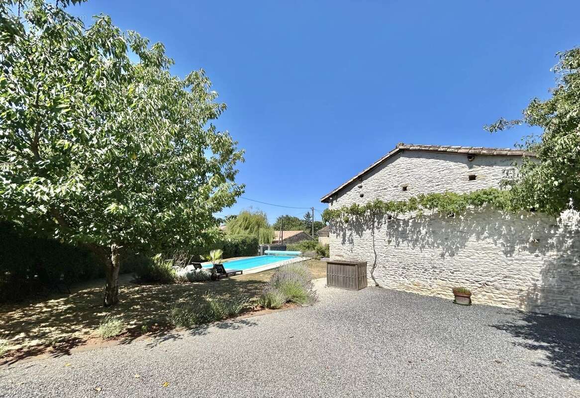 Maison à SAUZE-VAUSSAIS