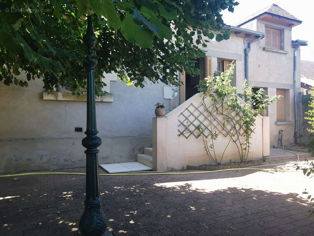 Maison à PORT-DE-PILES