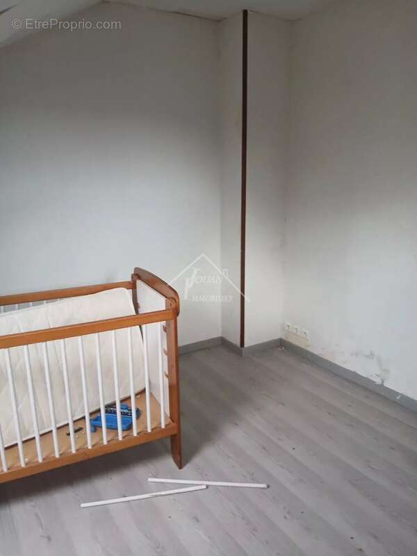 Maison à CHAVROCHES