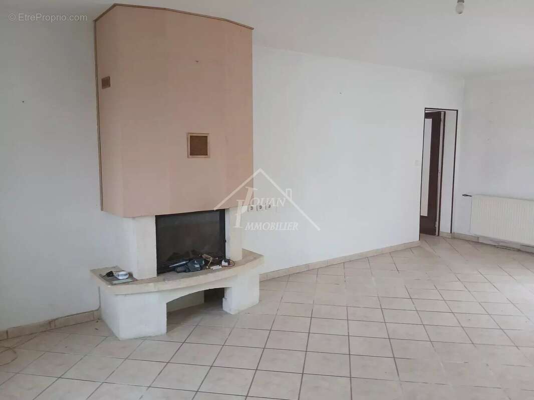 Maison à CHAVROCHES