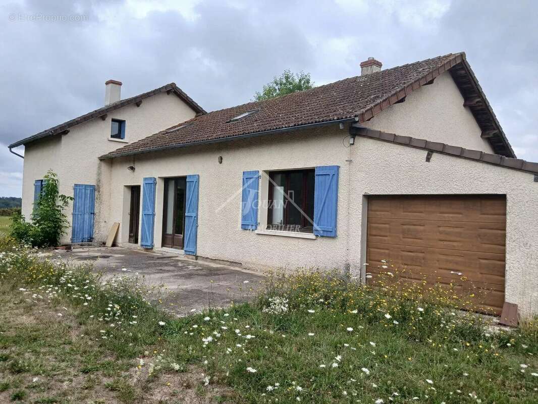 Maison à CHAVROCHES