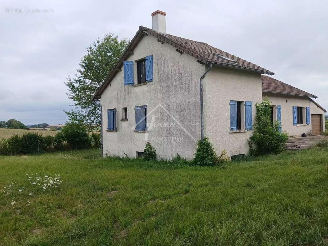 Maison à CHAVROCHES