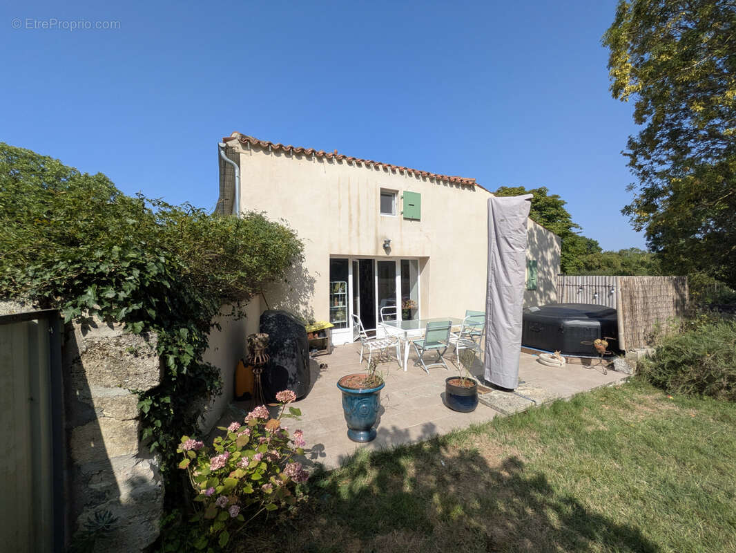 Maison à TALMONT-SUR-GIRONDE