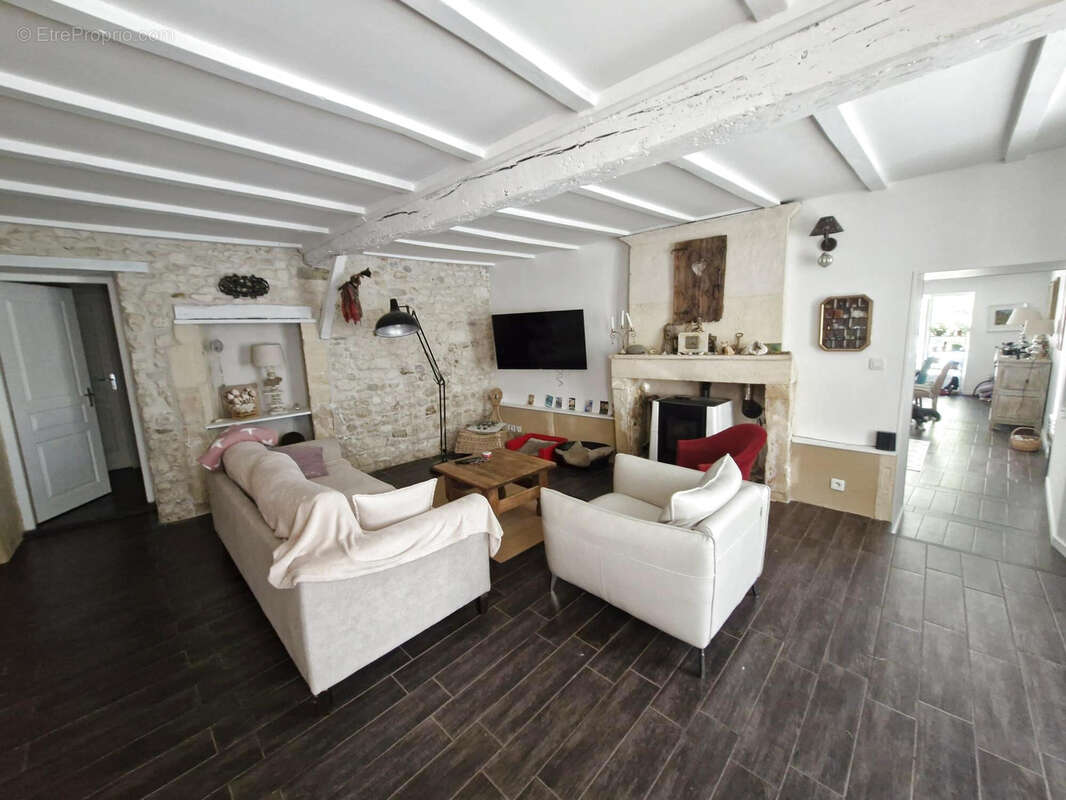 Maison à TALMONT-SUR-GIRONDE