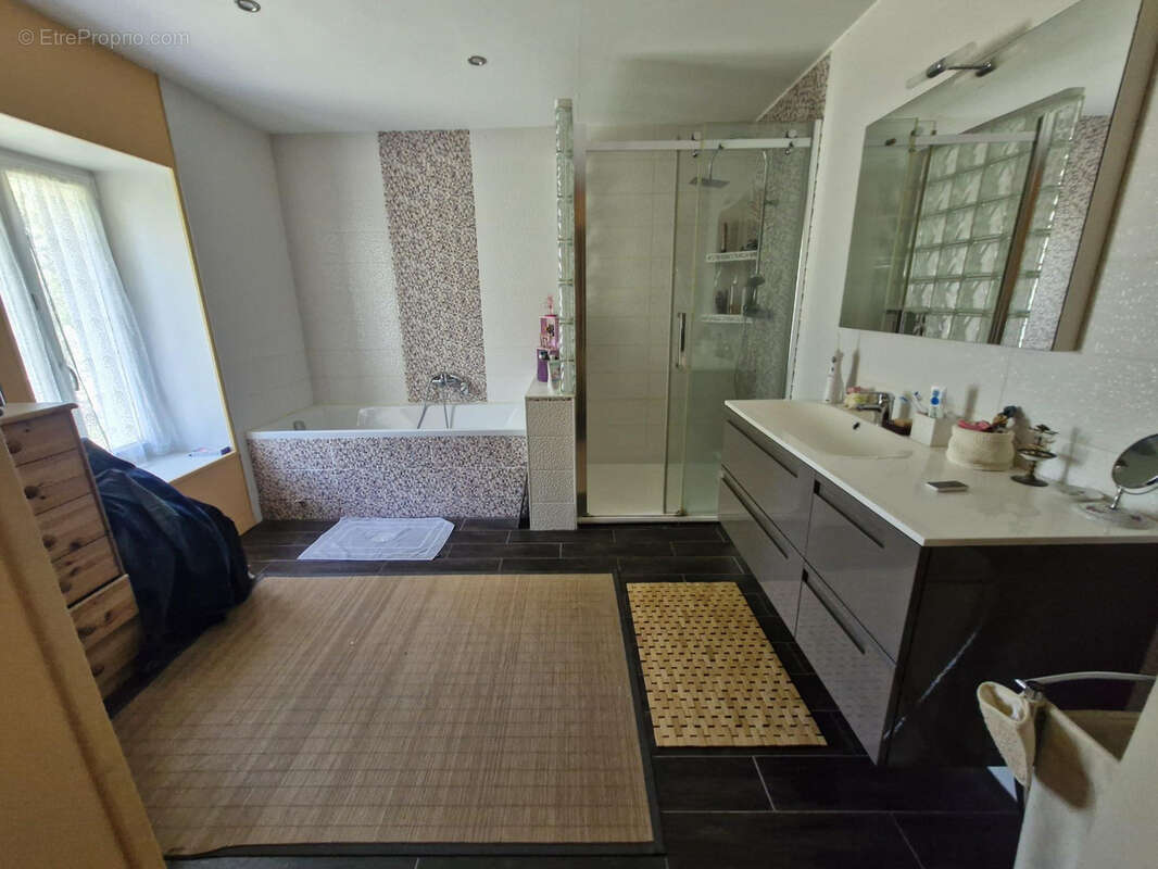 Maison à TALMONT-SUR-GIRONDE