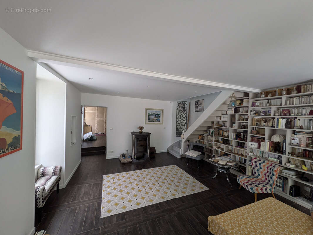 Maison à TALMONT-SUR-GIRONDE