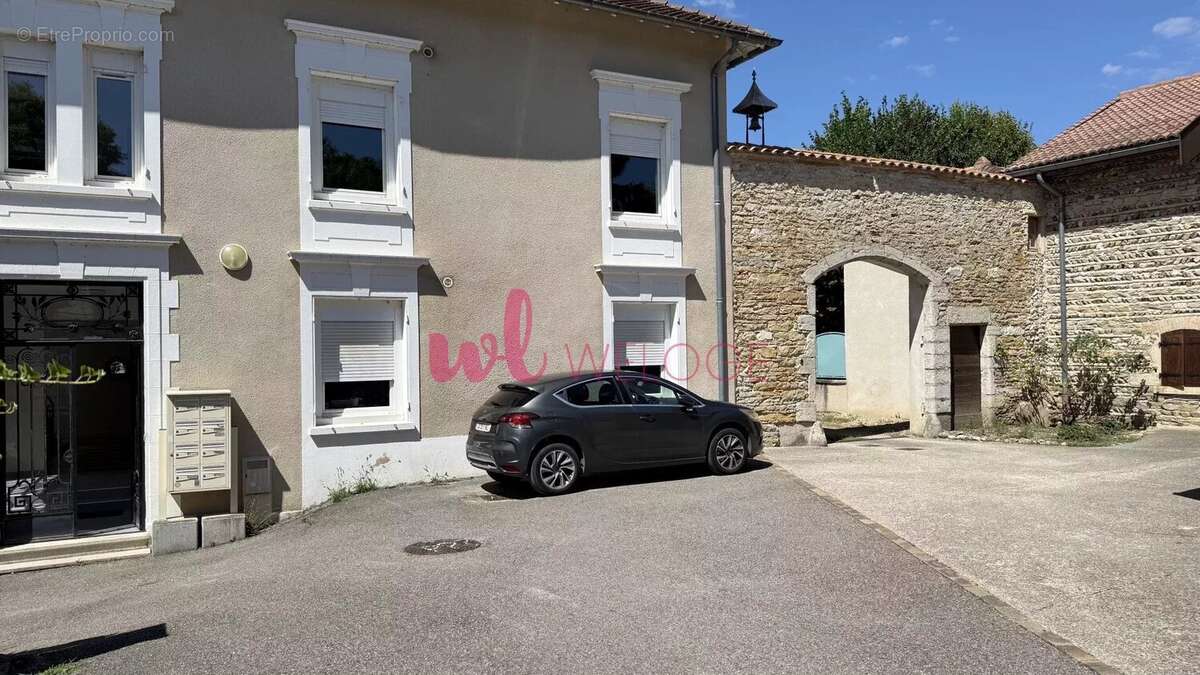 Appartement à JONS