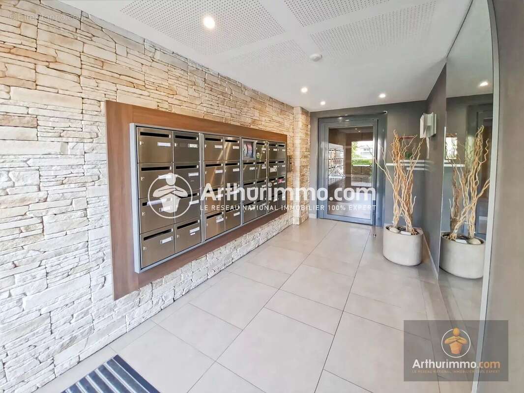 Appartement à SAINT-PIERRE-DU-PERRAY