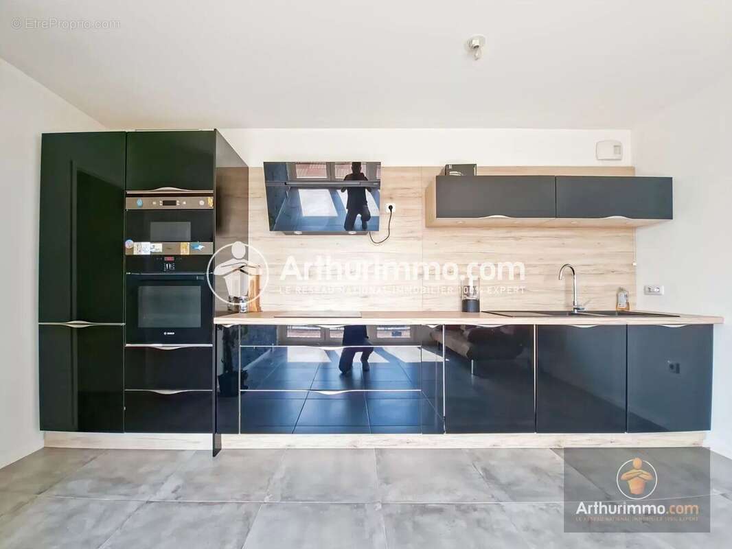 Appartement à SAINT-PIERRE-DU-PERRAY