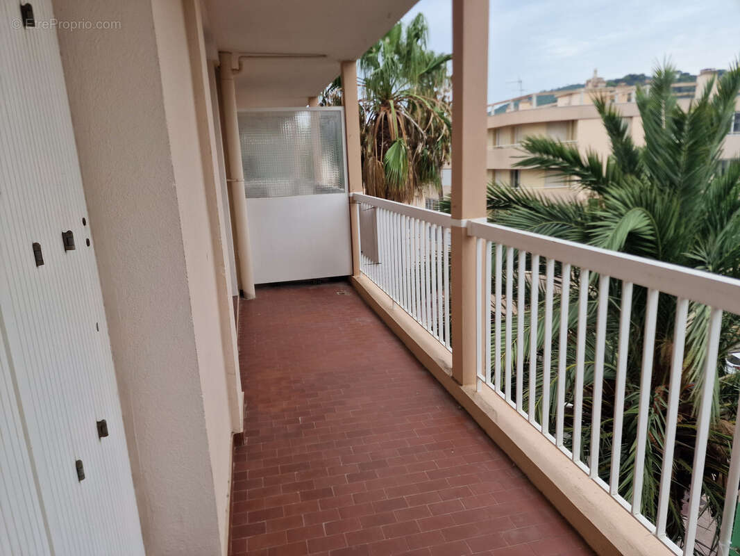 Appartement à HYERES