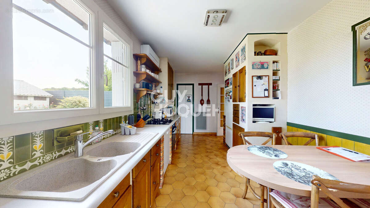 Maison à SAINT-CYR-SUR-LOIRE