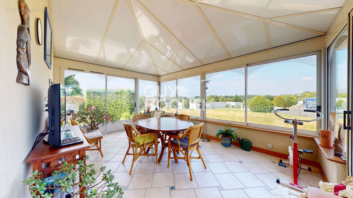 Maison à SAINT-CYR-SUR-LOIRE