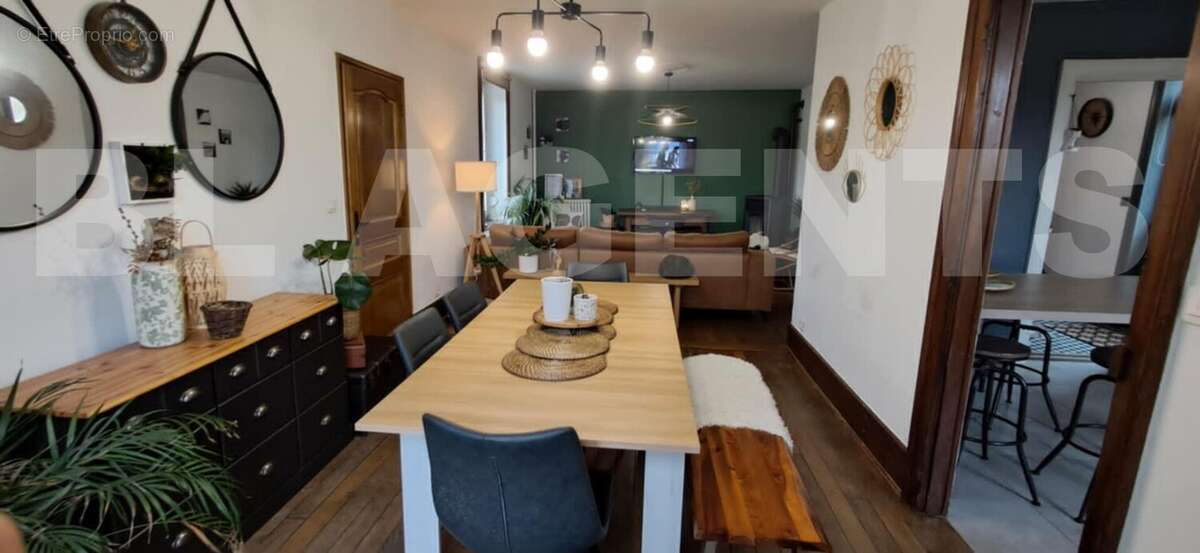 Unknown-5 - Maison à VIVIER-AU-COURT