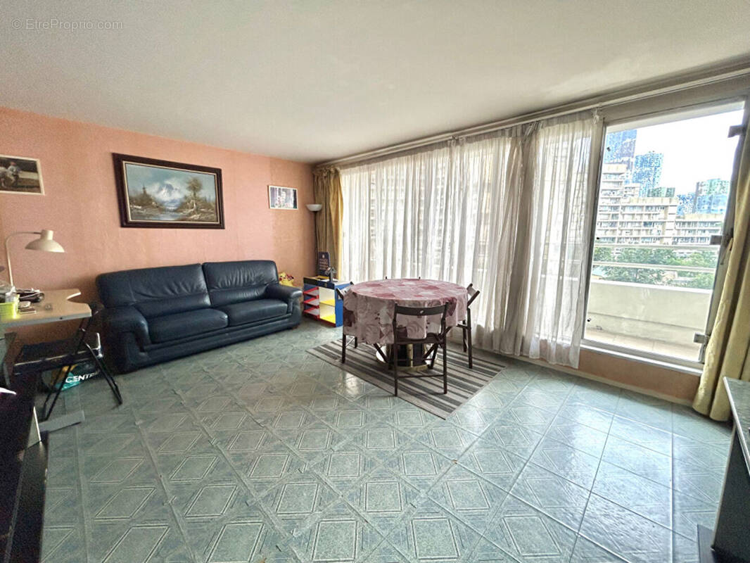 Appartement à NANTERRE