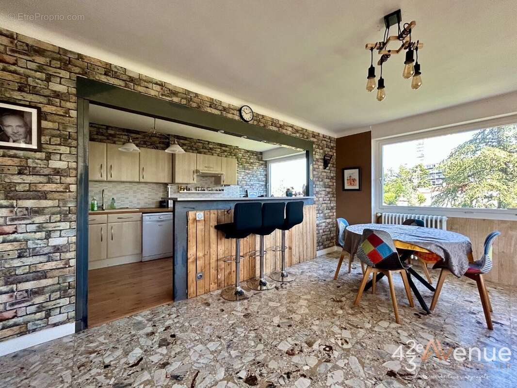 Appartement à SAINT-ETIENNE