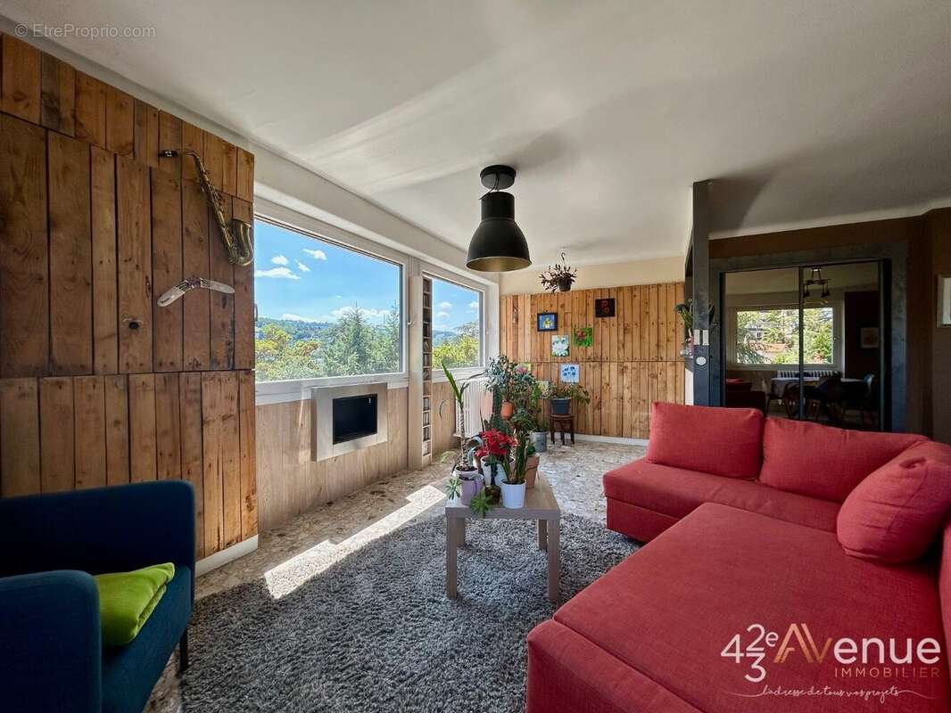 Appartement à SAINT-ETIENNE