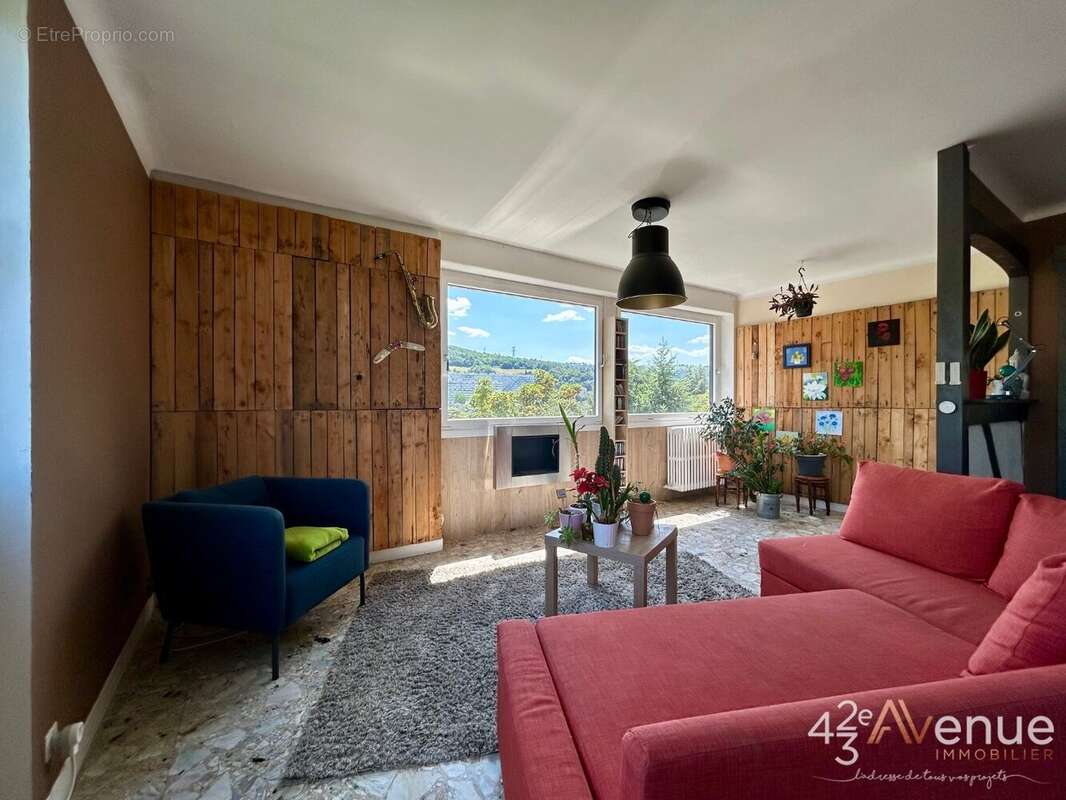 Appartement à SAINT-ETIENNE