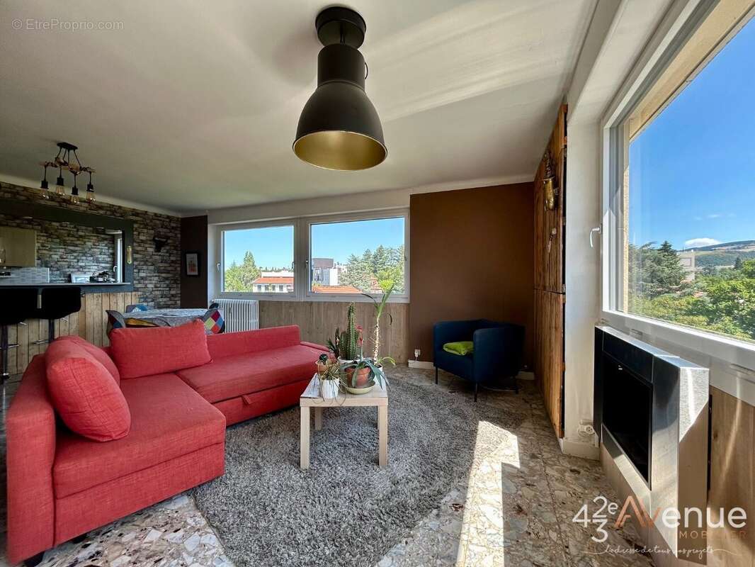 Appartement à SAINT-ETIENNE