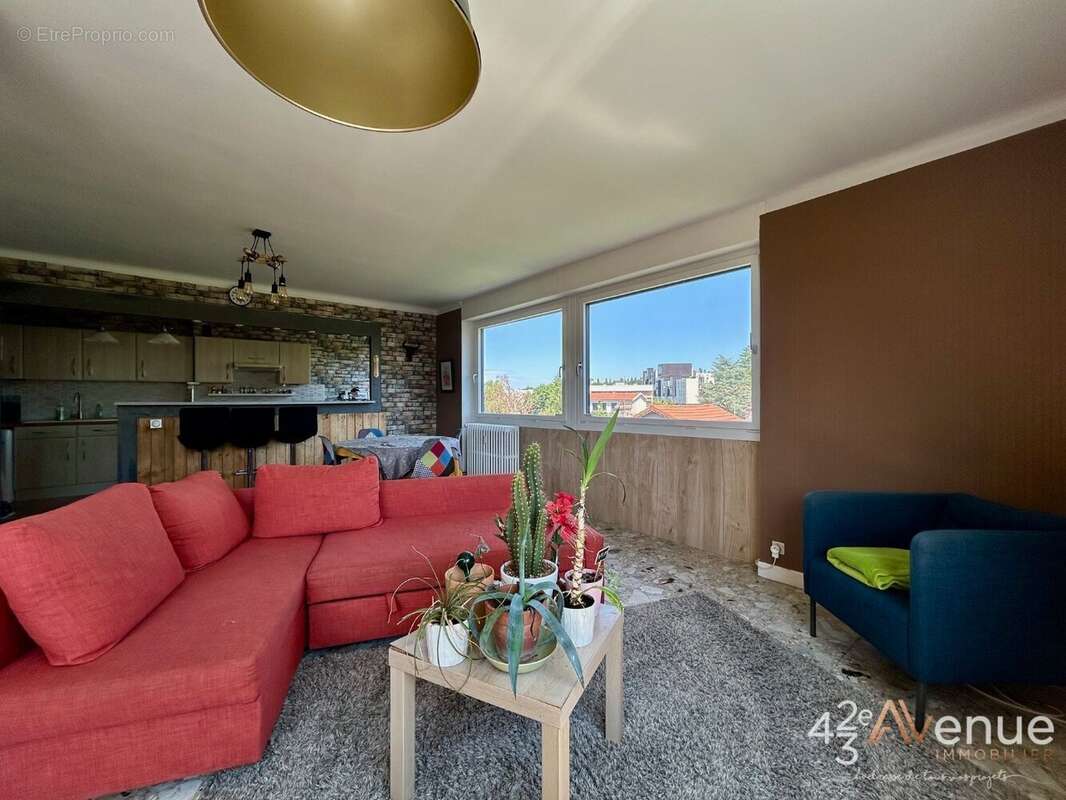 Appartement à SAINT-ETIENNE