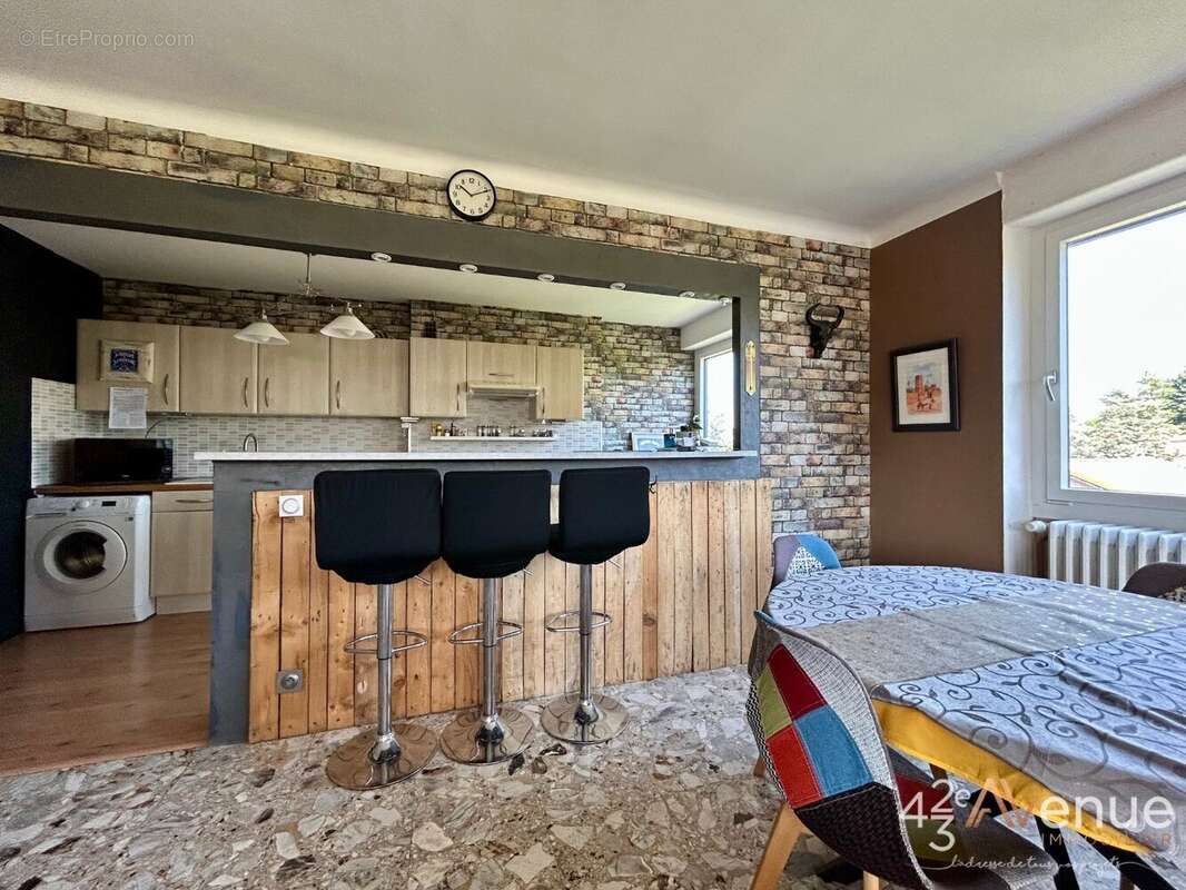 Appartement à SAINT-ETIENNE