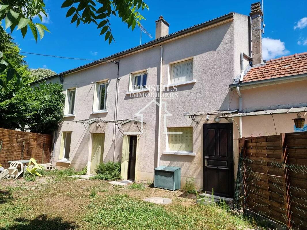 Appartement à VILLENEUVE-SUR-YONNE