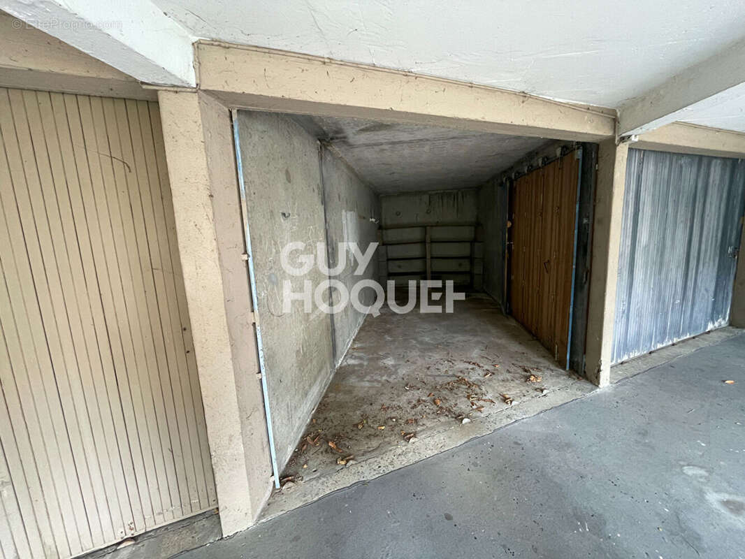 Parking à HEROUVILLE-SAINT-CLAIR