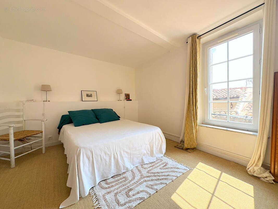 Maison à LA MOTTE-D&#039;AIGUES