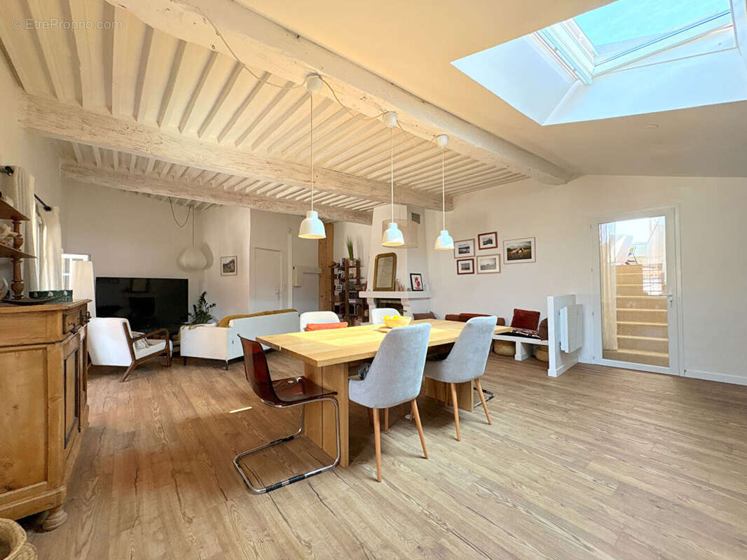 Maison à LA MOTTE-D&#039;AIGUES