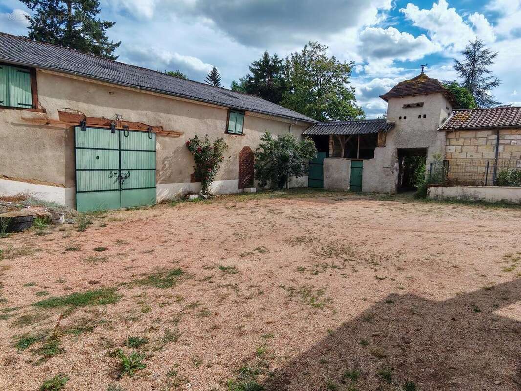 IMG20250722175407 - Maison à SAVIGNAC-LES-EGLISES