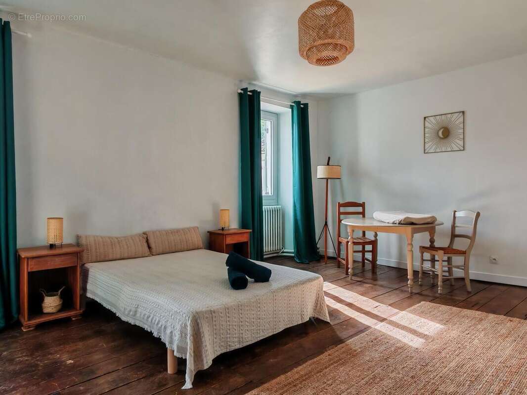 IMG20250722180447 - Maison à SAVIGNAC-LES-EGLISES