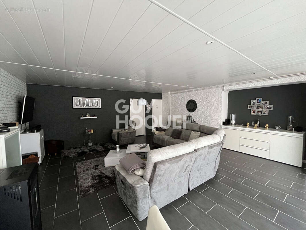 Maison à VENDAYS-MONTALIVET