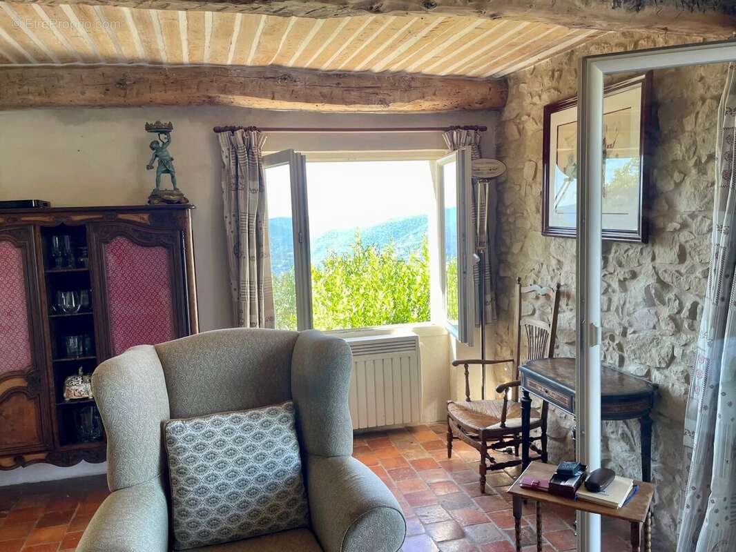 Maison à BERRE-LES-ALPES