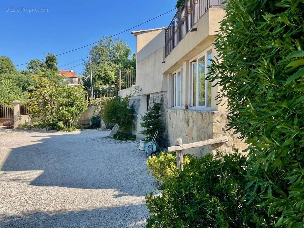 Maison à BERRE-LES-ALPES