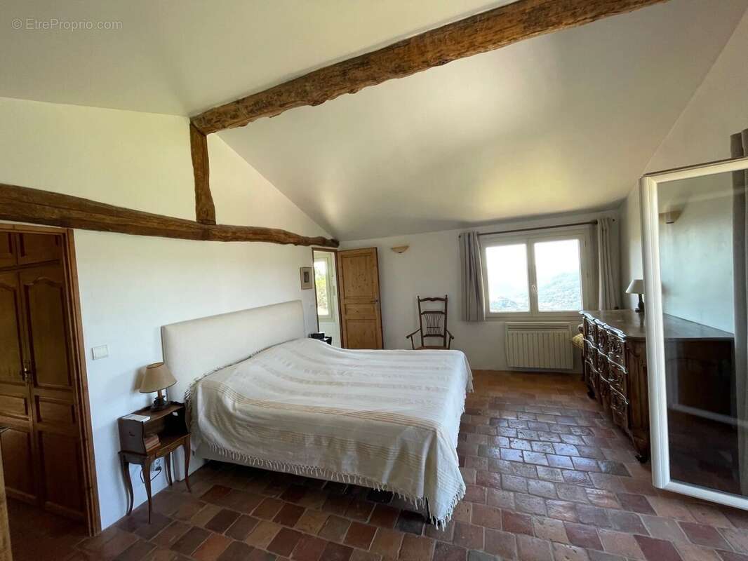 Maison à BERRE-LES-ALPES