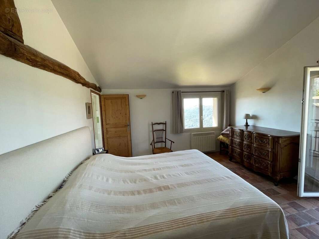 Maison à BERRE-LES-ALPES